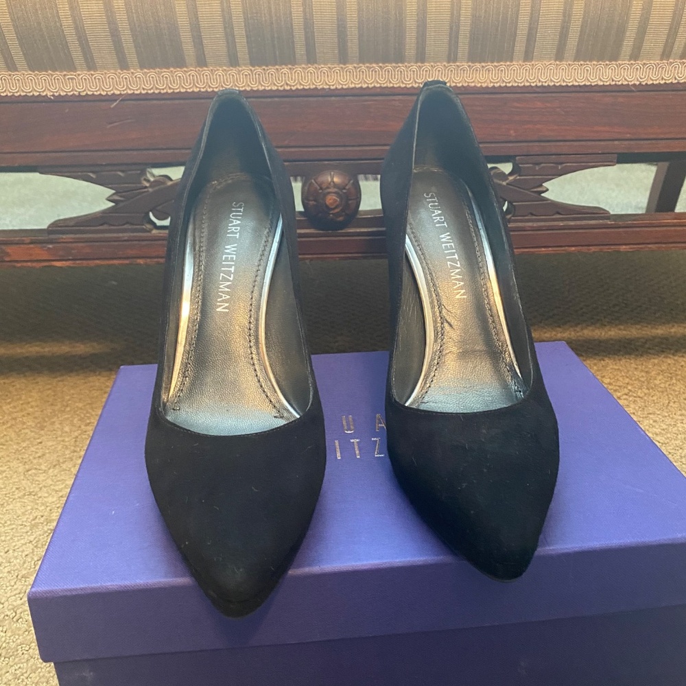 Stuart Weitzman Gently Used All Leather Suede Pumps (Only Worn Once) BEAUTIFUL!